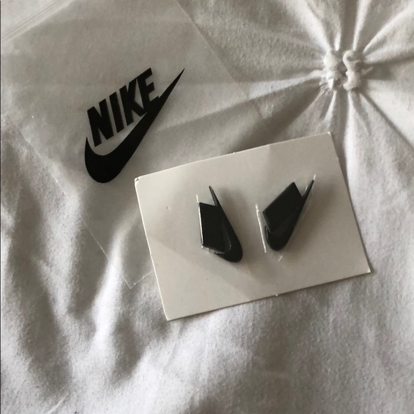 Nike Accessories - Nike pins